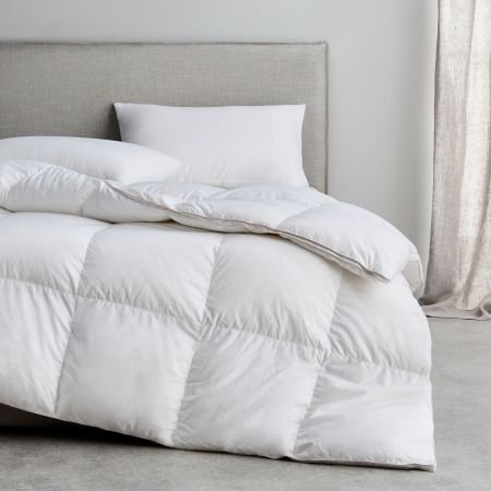 Pure Indulgence 95/5 Hungarian Goose Down and Feather Quilt with Cotton Cover &ndash; Made in Denmark
